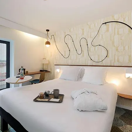 Hotel Ibis Styles Bordeaux 3*