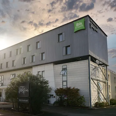 Ibis Styles Bordeaux Arena 3* בגלס