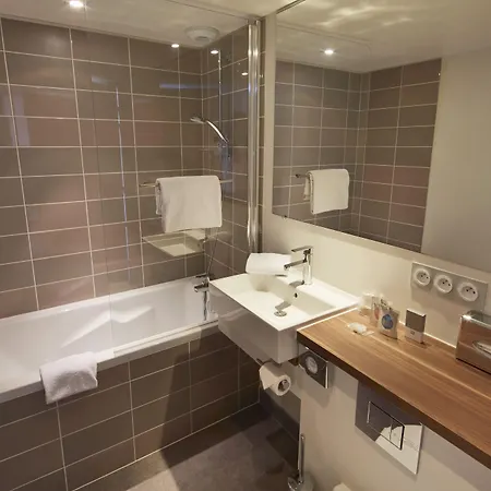 Ibis Styles Bordeaux Arena בגלס