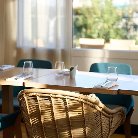 Ibis Styles Bordeaux Arena 3* בגלס