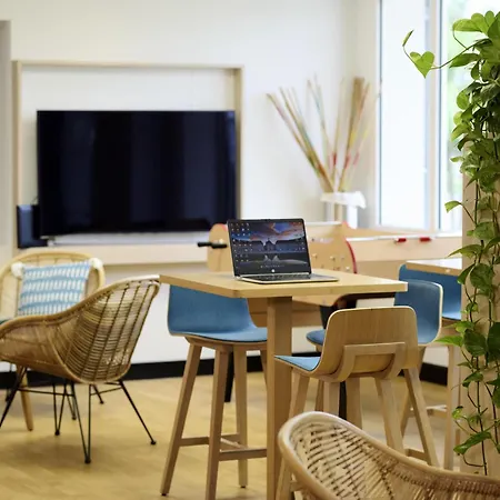 Ibis Styles Bordeaux Arena בגלס