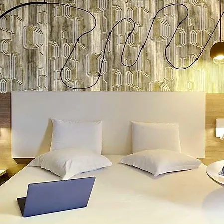 Ibis Styles Bordeaux Arena מלון בגלס