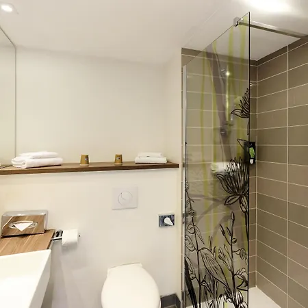 Ibis Styles Bordeaux Arena 3* בגלס